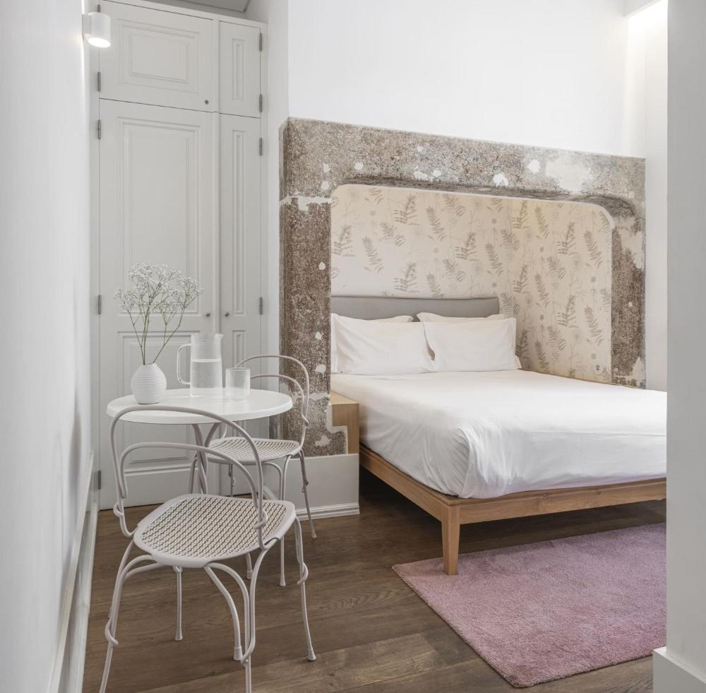 Standard Double Room interior